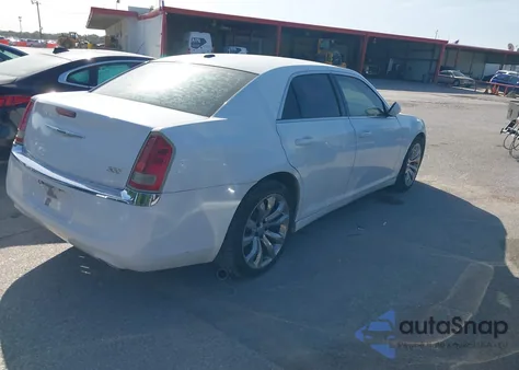 2014 Chrysler 300 z USA, uszkodzony, nr VIN 2C3CCAAG3EH288786